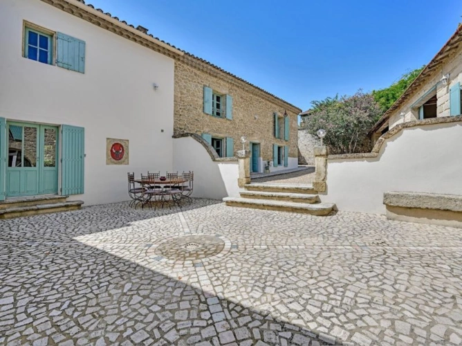 Photos 5 - Touristique - À VENDRE – Superbe MAS en pierre mariant l'authenticité et le moderne entre Nîmes et Montpellier