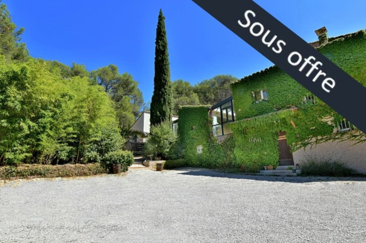 Photos 1 - Prestige - ** OFFRE ACCEPTEE ** Propriete à vendre au sud d'AIX EN PROVENCE (13), 230 m2 sur 4 000 m2, 6 chambres, garage, piscine, jacuzzis, sauna