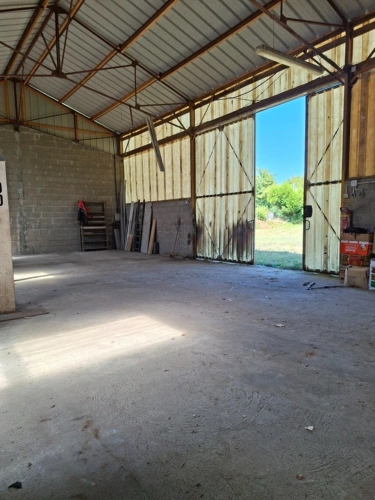 Photos 2 - Touristique - Hangar 175 m2 & ses annexes sur TERRAIN CONSTRUCTIBLE, proche Fresnay sur Sarthe, 35min le MANS, 15 min ALENCON