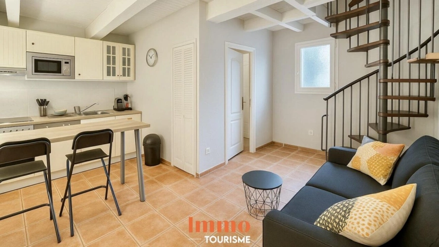 Photos 9 - Touristique - Domaine avec gîtes et maison principale à Grans, en Provence