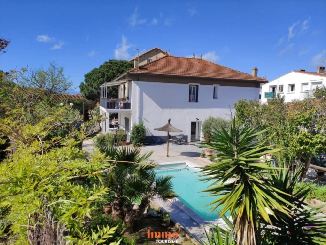 Photos 1 - Touristique - Un ensemble immobilier rare et polyvalent au coeur de Cabestany