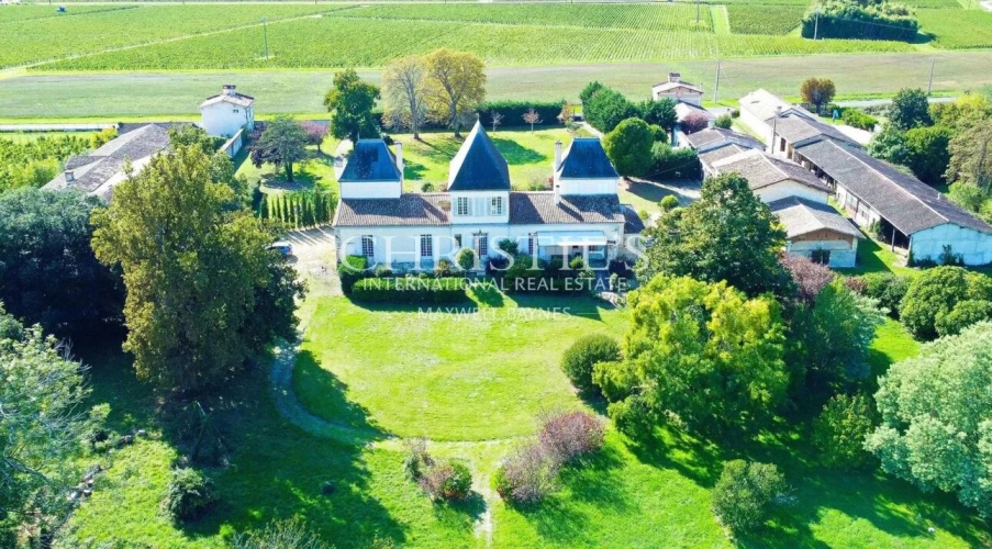 Photos 3 - Prestige - Magnifique château avec vignoble proche de Bordeaux