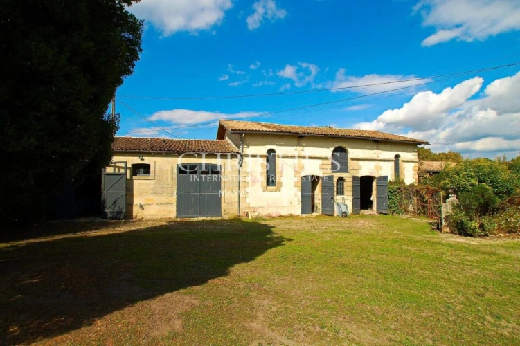Photos 4 - Prestige - Magnifique château avec vignoble proche de Bordeaux
