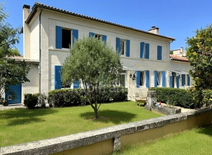 Photos 1 - Prestige - Demeure de charme XIXème 9 pièces de 255 m² avec piscine et court de tennis - Saint Aigulin (17)