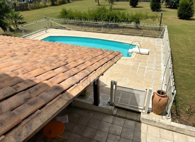 Photos 17 - Prestige - Demeure de charme XIXème 9 pièces de 255 m² avec piscine et court de tennis - Saint Aigulin (17)
