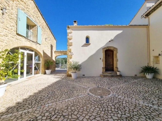 Photos 15 - Touristique - À VENDRE – Superbe MAS en pierre mariant l'authenticité et le moderne entre Nîmes et Montpellier