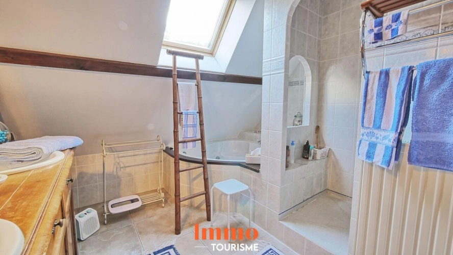 Photos 16 - Touristique - Propriété de 3ha, PISCINE INTERIEURE, pour chambres d'hôtes