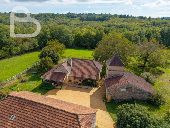 Photos 2 - Équestre - Maison en pierre avec deux granges, gîte et prairies clôturé