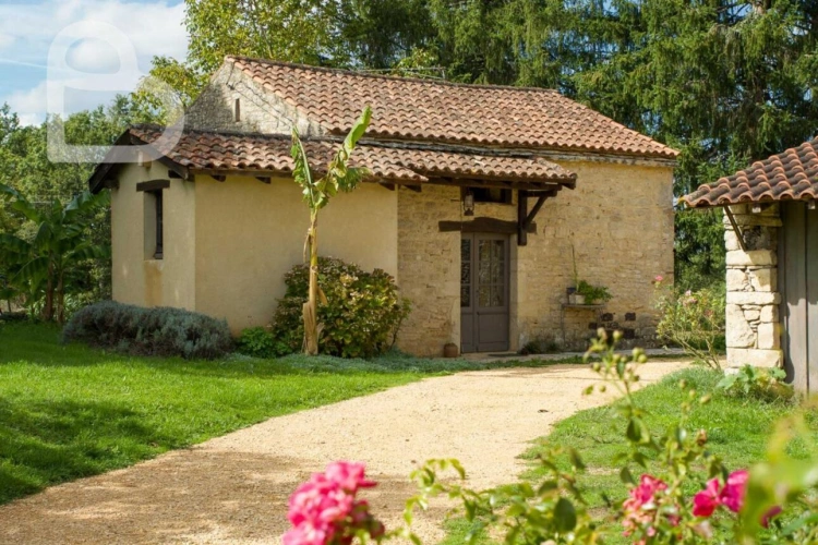 Photos 14 - Équestre - Maison en pierre avec deux granges, gîte et prairies clôturé