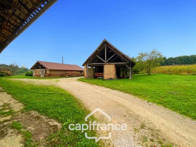 Photos 20 - Touristique - Propriété à vendre composée de 2 maisons - 11 pièces DOMMARTIN LES CUISEAUX (71) sur 1,1 hectare de terrain