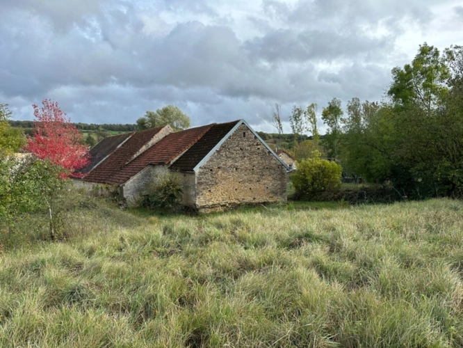 Photos 2 - Touristique - Ensemble de grange et écurie en pierre avec jardin, dans un environnement paisible proche de POUILLY EN AUXOIS (21)