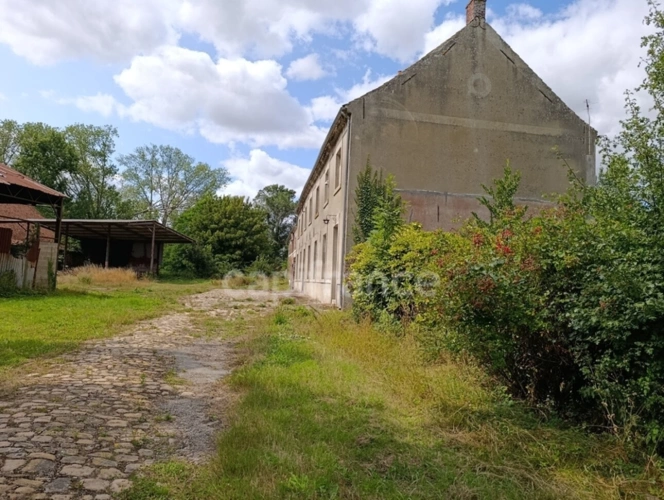 Photos 3 - Touristique - "Ancienne Ferme au Passé Historique – À Rénover avec Potentiel Authentique"