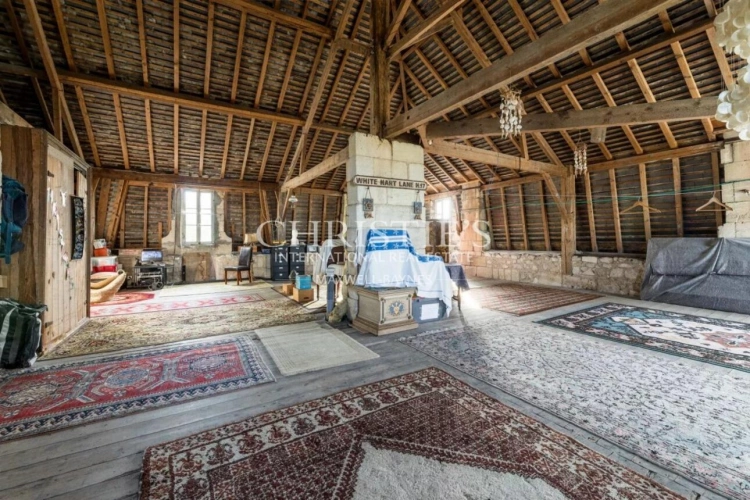 Photos 32 - Prestige - Propriété de charme composée d'un manoir, longère, salle de cinéma, grange, petit vignoble