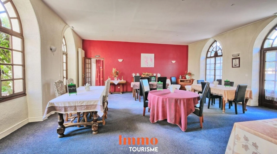 Photos 5 - Prestige - Ancien prieuré du XIX? siècle avec piscine, 5 chambres d'h