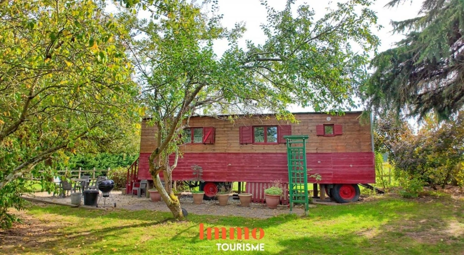 Photos 2 - Touristique - Domaine touristique avec maison d'habitation et ensemble de gît