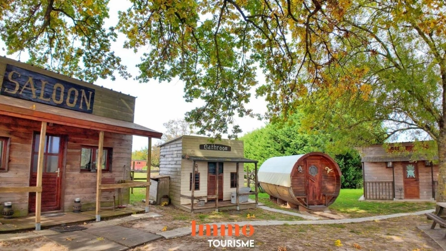 Photos 9 - Touristique - Domaine touristique avec maison d'habitation et ensemble de gît