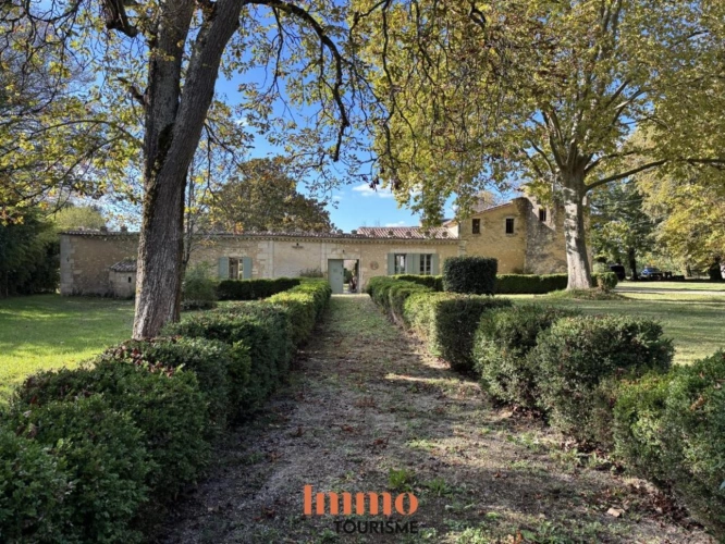 Photos 1 - Touristique - Propriété d'exception, 2ha avec gîtes, chambres d'hôtes, hé