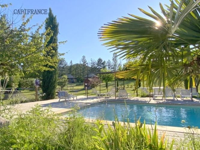 Photos 8 - Touristique - Propriété hébergement/événementiel dans le Luberon, 6,3 ha, 80 couchages, 1090 m2