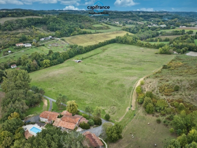 Photos 2 - Touristique - Propriete à vendre 12 pièces FOULAYRONNES (47) Maison de 315m2 + gîte sur terrain clos de 8,7ha