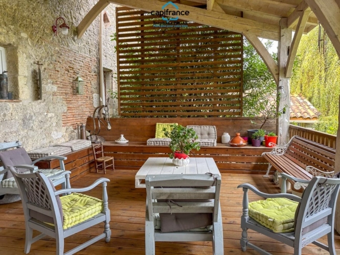 Photos 11 - Touristique - Propriete à vendre 12 pièces FOULAYRONNES (47) Maison de 315m2 + gîte sur terrain clos de 8,7ha