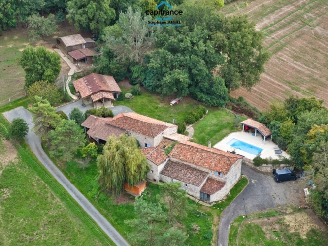 Photos 28 - Touristique - Propriete à vendre 12 pièces FOULAYRONNES (47) Maison de 315m2 + gîte sur terrain clos de 8,7ha