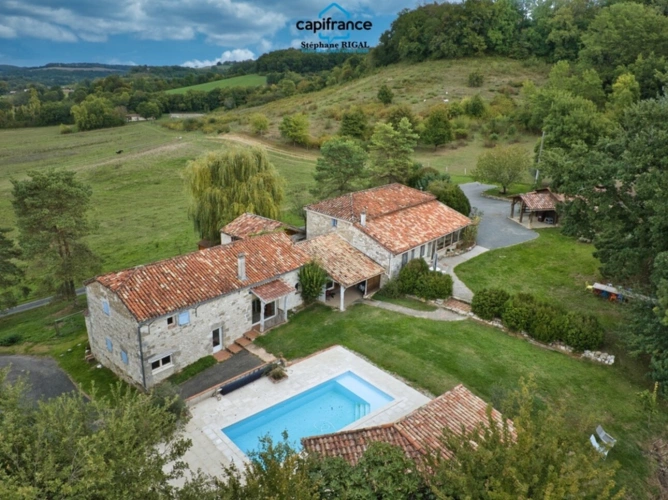 Photos 29 - Touristique - Propriete à vendre 12 pièces FOULAYRONNES (47) Maison de 315m2 + gîte sur terrain clos de 8,7ha
