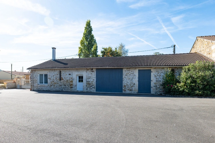 Photos 12 - Équestre - Coup de coeur assuré pour cette charmante propriété de 6ha (85)