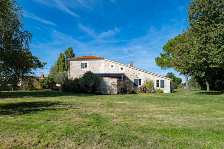 Photos 13 - Équestre - Coup de coeur assuré pour cette charmante propriété de 6ha (85)