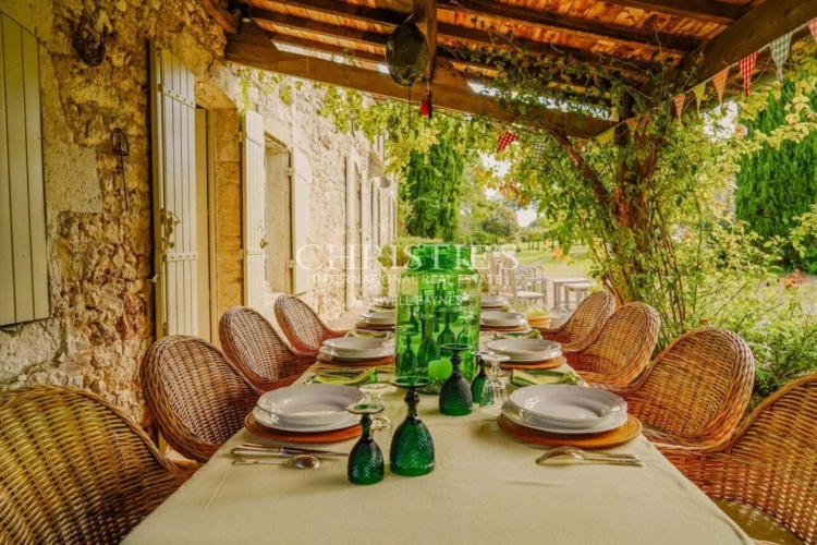 Photos 9 - Prestige - 30 minutes de Saint Emilion, beau Manoir avec 5 chambres