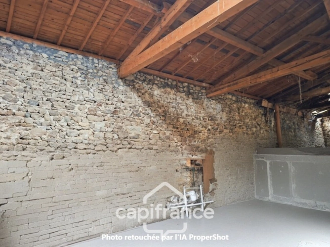 Photos 8 - Touristique - Grange de plus de 135 m² à vendre CELLES SUR DUROLLE (63)