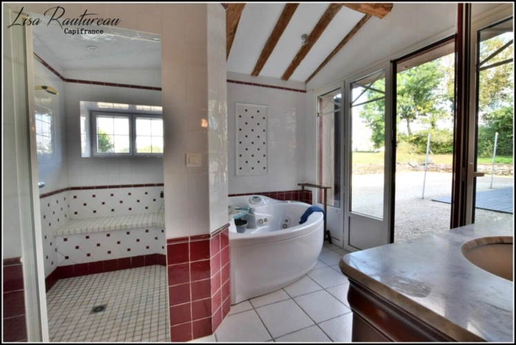 Photos 17 - Touristique - Domaine d'exception - CHAVAGNES EN PAILLERS (85) - 2 maisons d'habitations ainsi que 2 gîtes avec piscine