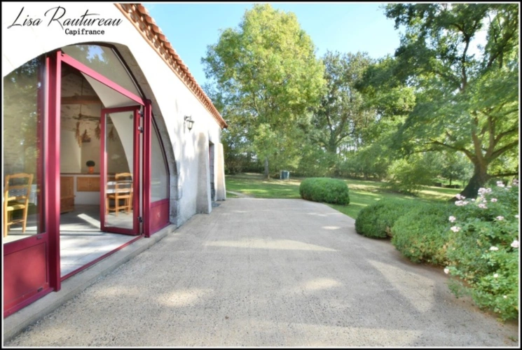 Photos 26 - Touristique - Domaine d'exception - CHAVAGNES EN PAILLERS (85) - 2 maisons d'habitations ainsi que 2 gîtes avec piscine