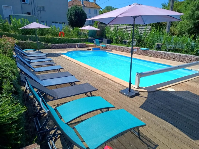 Photos 1 - Touristique - Vaste ferme avec 5 grands appartements et une piscine extérieure chauffée