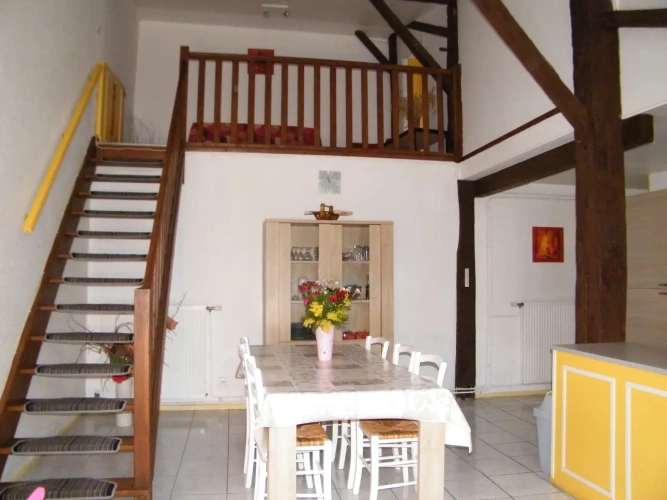 Photos 6 - Touristique - Vaste ferme avec 5 grands appartements et une piscine extérieure chauffée