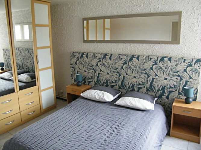 Photos 8 - Touristique - Vaste ferme avec 5 grands appartements et une piscine extérieure chauffée