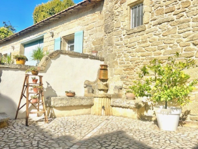 Photos 9 - Touristique - À VENDRE – Superbe domaine en pierre mariant l'authenticité et le moderne entre Nîmes et Montpellier