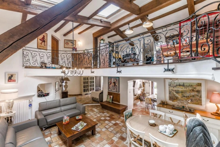 Photos 7 - Equestrian - House