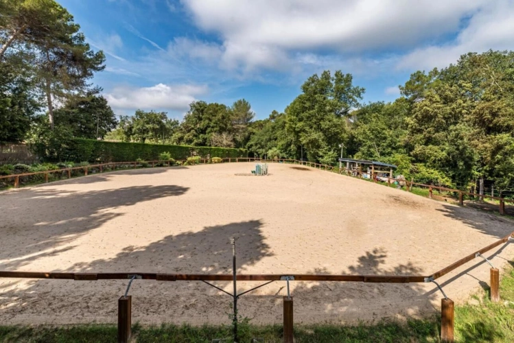 Photos 12 - Equestrian - House