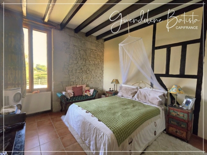 Photos 8 - Équestre - Propriété en Pierre 568m² - 2 Maisons d'habitation - 3 Gîtes - 2 Piscines sur 3,5 Ha de terrain