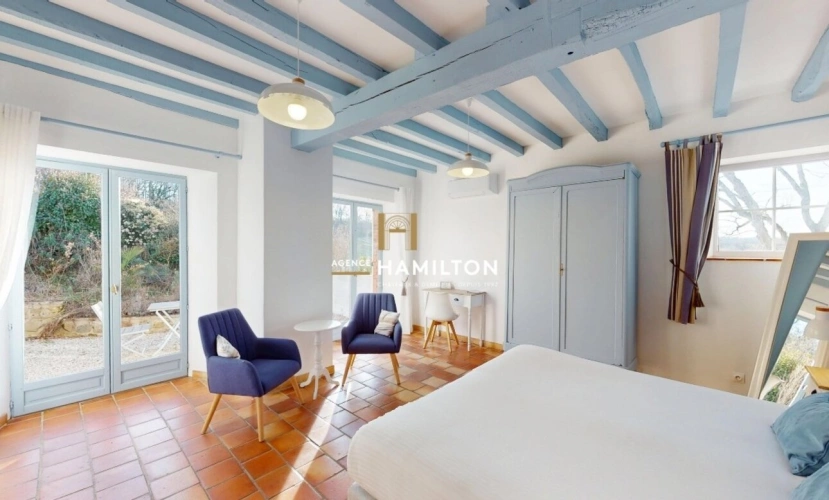 Photos 14 - Equestrian - House