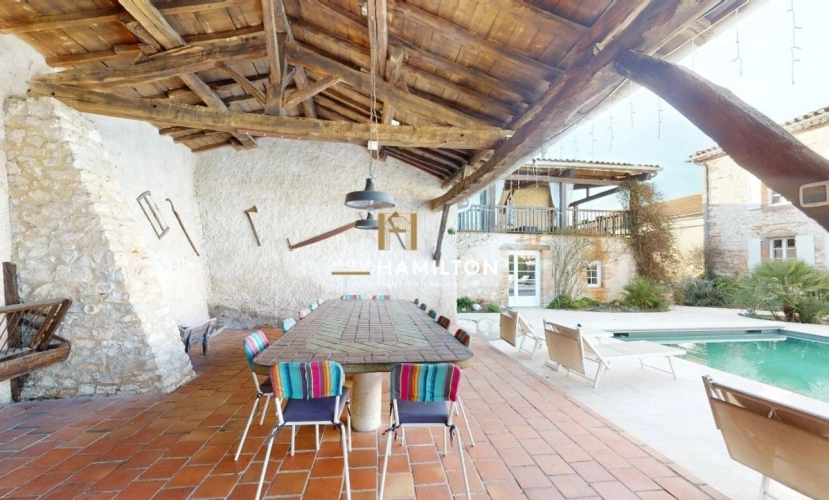 Photos 19 - Equestrian - House