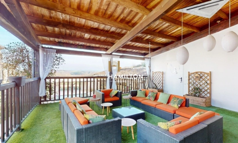 Photos 20 - Equestrian - House