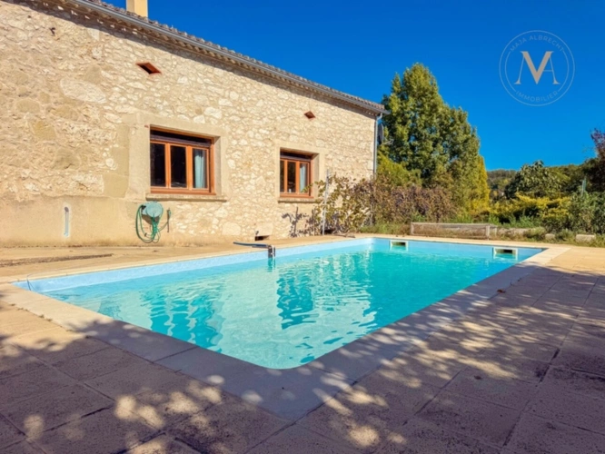 Photos 1 - Équestre - À vendre, belle propriété équestre avec maison en pierre, grange aménageable et lac privatif, sur 2,5 hectares de terrain, à deux pas de Courbiac