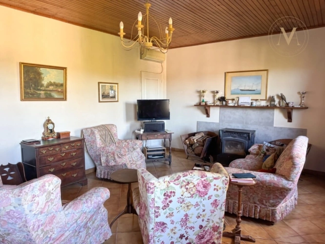 Photos 5 - Équestre - À vendre, belle propriété équestre avec maison en pierre, grange aménageable et lac privatif, sur 2,5 hectares de terrain, à deux pas de Courbiac