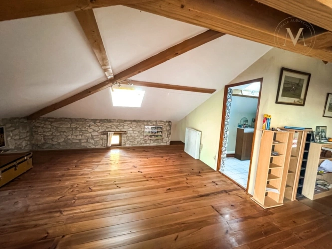 Photos 19 - Équestre - À vendre, belle propriété équestre avec maison en pierre, grange aménageable et lac privatif, sur 2,5 hectares de terrain, à deux pas de Courbiac