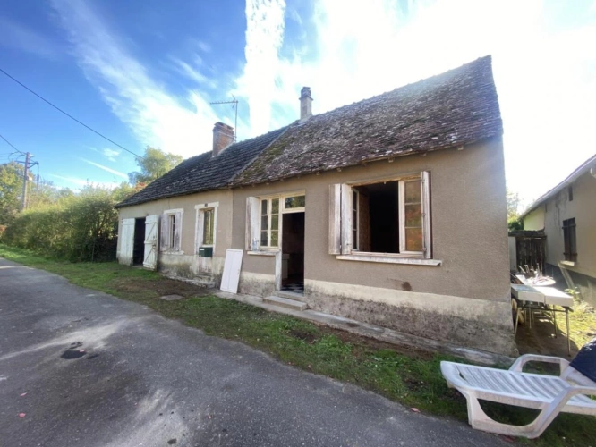 Photos 2 - Touristique - À saisir ! Maison à rénover avec terrain et hangar