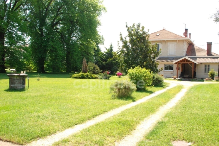 Photos 3 - Prestige - Maison de Maitre-dépendances-parc de 1,2 ha-Hypercentre de SALLES (33)