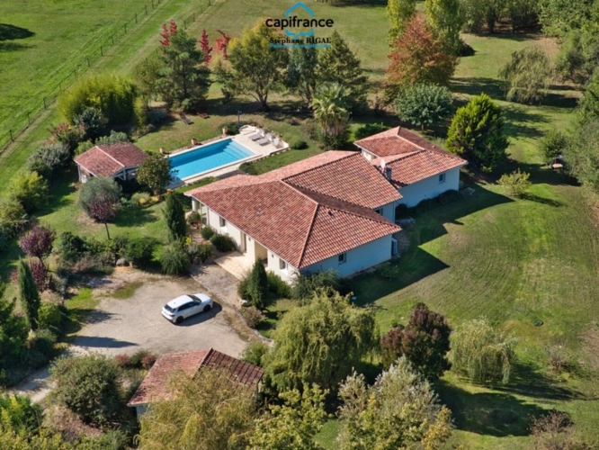 Photos 30 - Prestigious - Property for sale 6 rooms SALLES (47) House of 190 m2 on 8922m2 of land