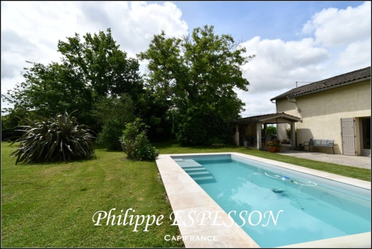 Photos 5 - Prestige - MAGNIFIQUE CORPS DE FERME 205 M2 AVEC UN PARC DE 3000 M2 A FOURQUES SUR GARONNE