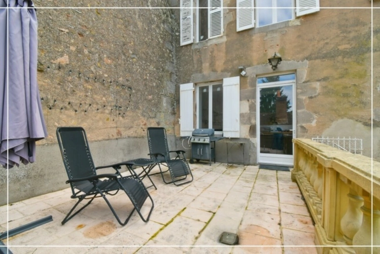 Photos 5 - Touristique - Proprieté comprenant 2 maison et 1 appartement CHATEAUMEILLANT (18)